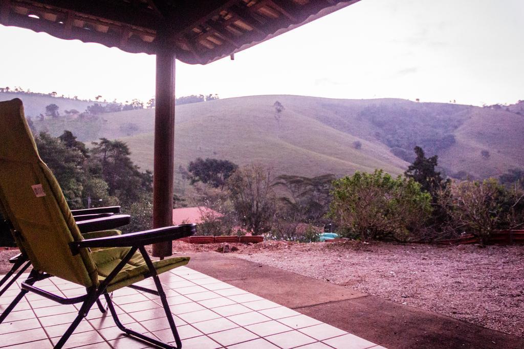 Pousada Recanto Dos Beija Flores Monte Alegre do Sul Kültér fotó