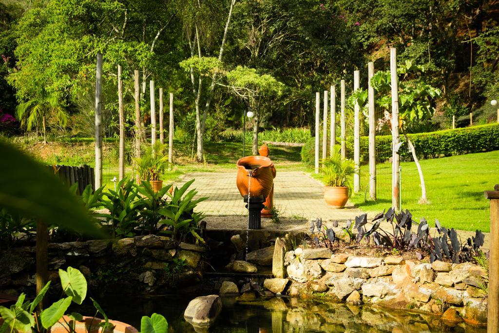 Pousada Recanto Dos Beija Flores Monte Alegre do Sul Kültér fotó